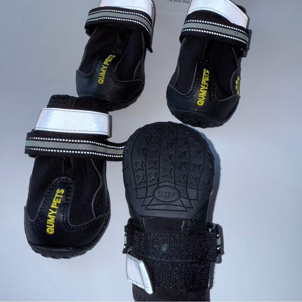 Dog Boots for Winter Snowy Day number 4 black reflective - Picture 6 of 10